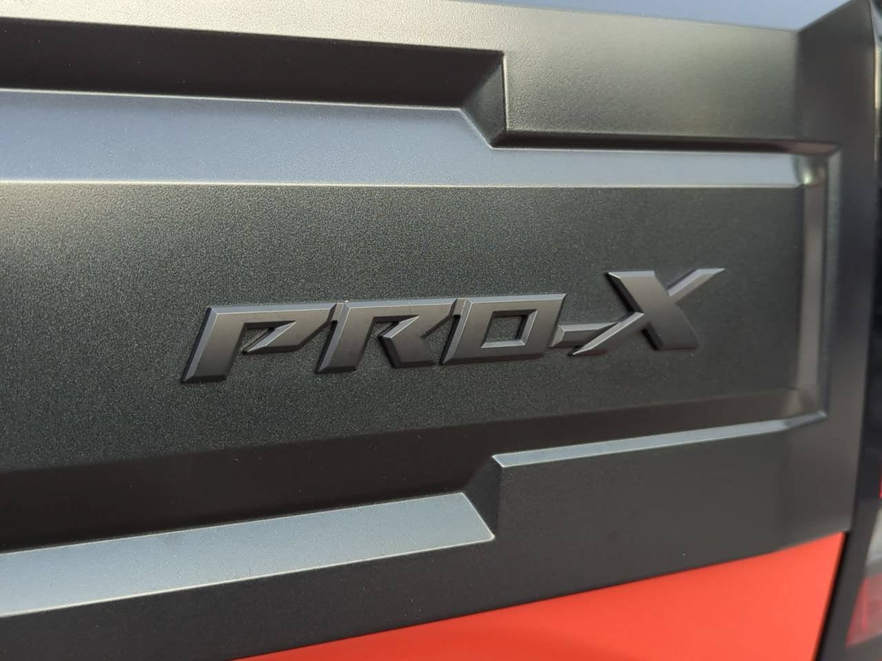 Used 2025 Nissan Frontier Pro-X RWD image 5