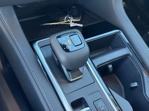 Certified 2025 Nissan Pathfinder SL w/ SL Premium Package image 26