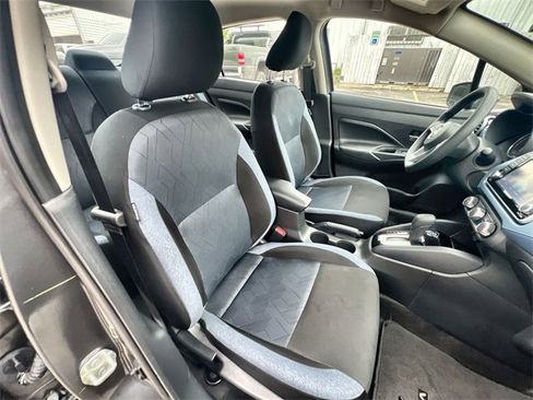 Used 2025 Nissan Versa SV image 27