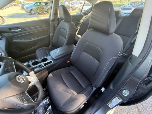 Used 2025 Nissan Altima 2.5 SV image 33