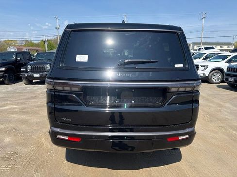 New 2026 Jeep Grand Wagoneer Summit AWD/4WD image 4