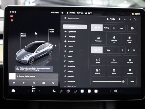 Used 2023 Tesla Model 3 Standard Range image 23