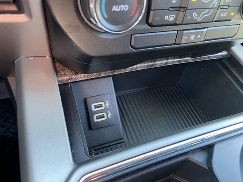 Used 2019 Ford F250 Lariat image 28