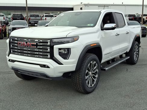 New 2026 GMC Canyon Denali image 2