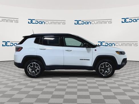 New 2026 Jeep Compass Trailhawk AWD/4WD image 9