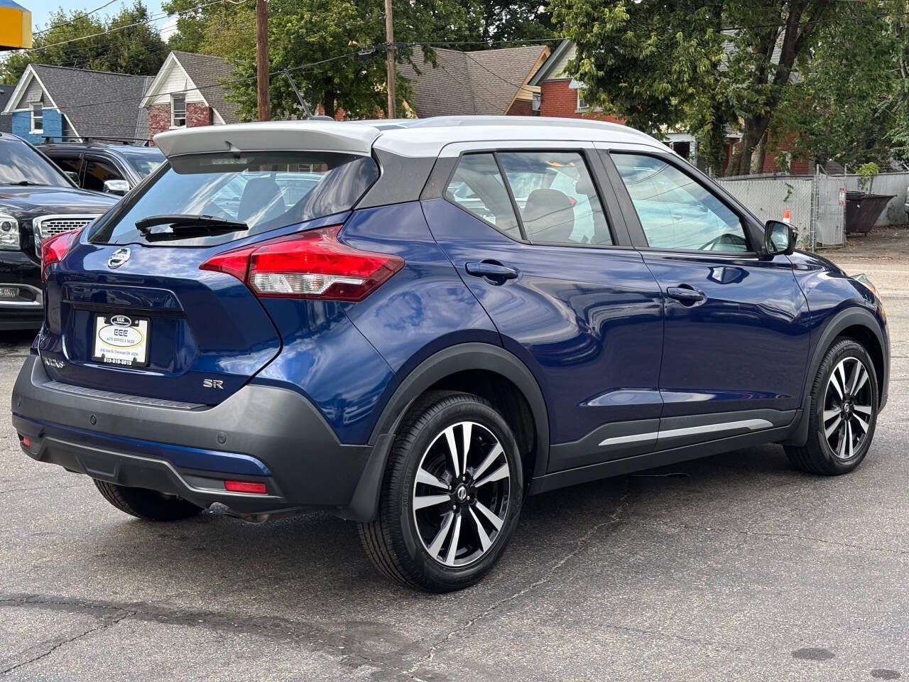 Used 2019 Nissan Kicks SR w/ SR Premium Package FWD image 8