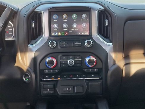 Used 2019 GMC Sierra 1500 SLT image 16