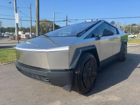 Used 2025 Tesla Cybertruck AWD Crew Cab image 2