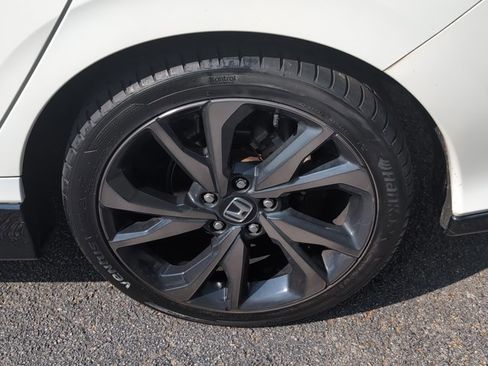 Used 2017 Honda Civic Sport image 25