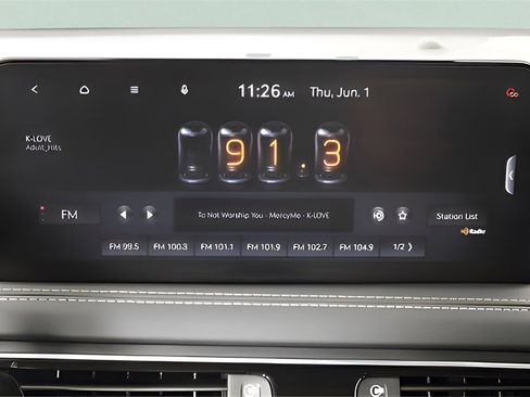 Used 2023 Genesis G70 2.0T image 16