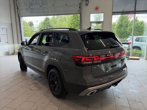 Used 2024 Volkswagen Atlas Peak Edition SE AWD/4WD image 6