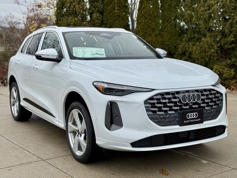 New 2025 Audi Q5 Prestige image 1