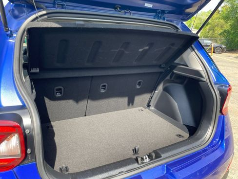 Used 2025 Hyundai Venue SEL FWD image 31
