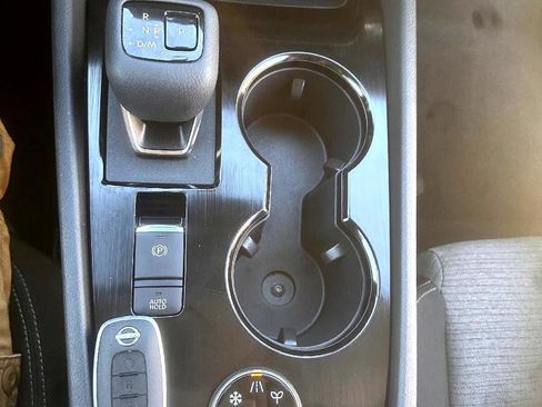Used 2023 Nissan Rogue SV image 20