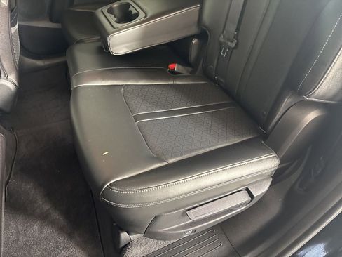 Used 2022 Kia Sorento S image 22