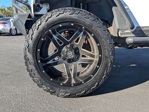 Used 2015 Jeep Wrangler Unlimited Sahara w/ Connectivity Group image 21