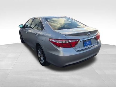 Used 2017 Toyota Camry SE image 7
