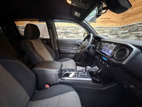 Used 2023 Toyota Tacoma TRD Off-Road AWD/4WD image 16