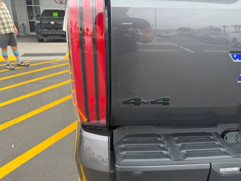 Used 2023 Toyota Tundra Platinum w/ Advanced Package AWD/4WD image 3