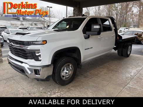 Used 2024 Chevrolet Silverado 3500 LT w/ Convenience Package image 1