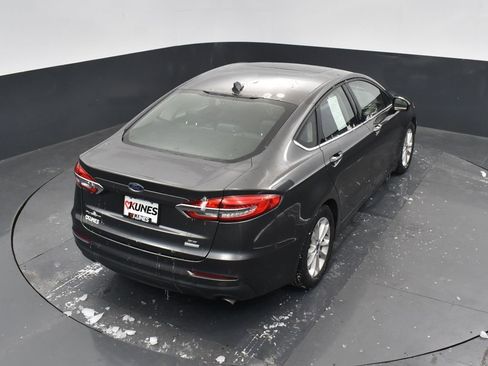 Used 2020 Ford Fusion SE image 31