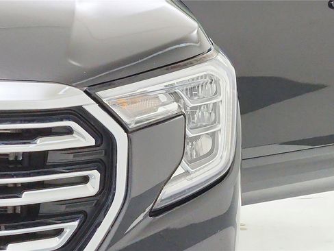 Used 2022 GMC Terrain SLT image 40