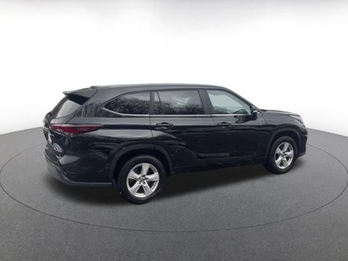 Used 2025 Toyota Highlander LE image 15