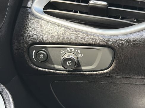 Used 2020 Chevrolet Malibu LS FWD image 21