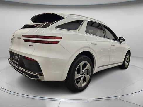 Used 2026 Genesis GV70 2.5T Select image 8