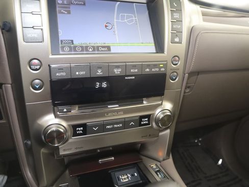 Used 2019 Lexus GX 460 Premium AWD/4WD image 31