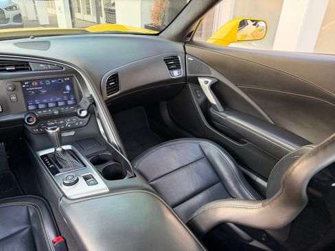 Used 2019 Chevrolet Corvette Z06 RWD image 9