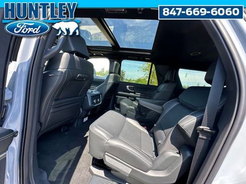 Used 2025 Ford Expedition Max Platinum w/ Stealth Appearance Package image 19