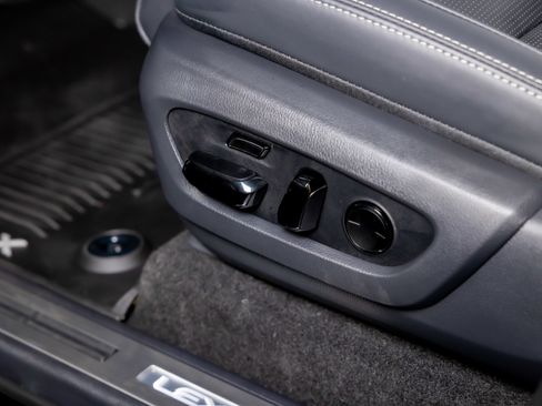 Used 2026 Lexus GX 550 w/ Accessory Package (2T) image 15