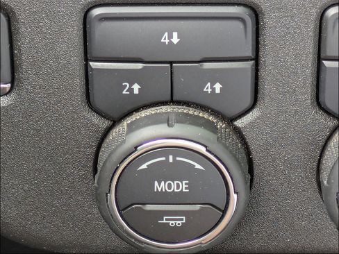 Used 2025 Chevrolet Silverado 2500 LT w/ Convenience Package AWD/4WD image 27