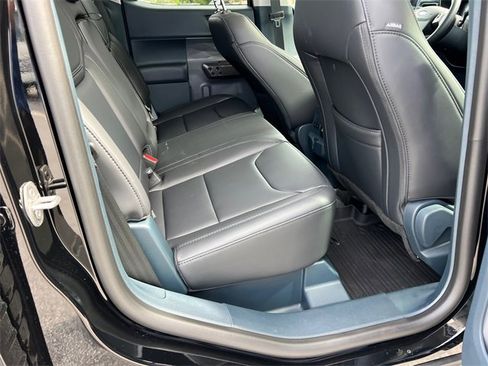 Used 2025 Ford Maverick Lariat w/ Black Appearance Package image 15