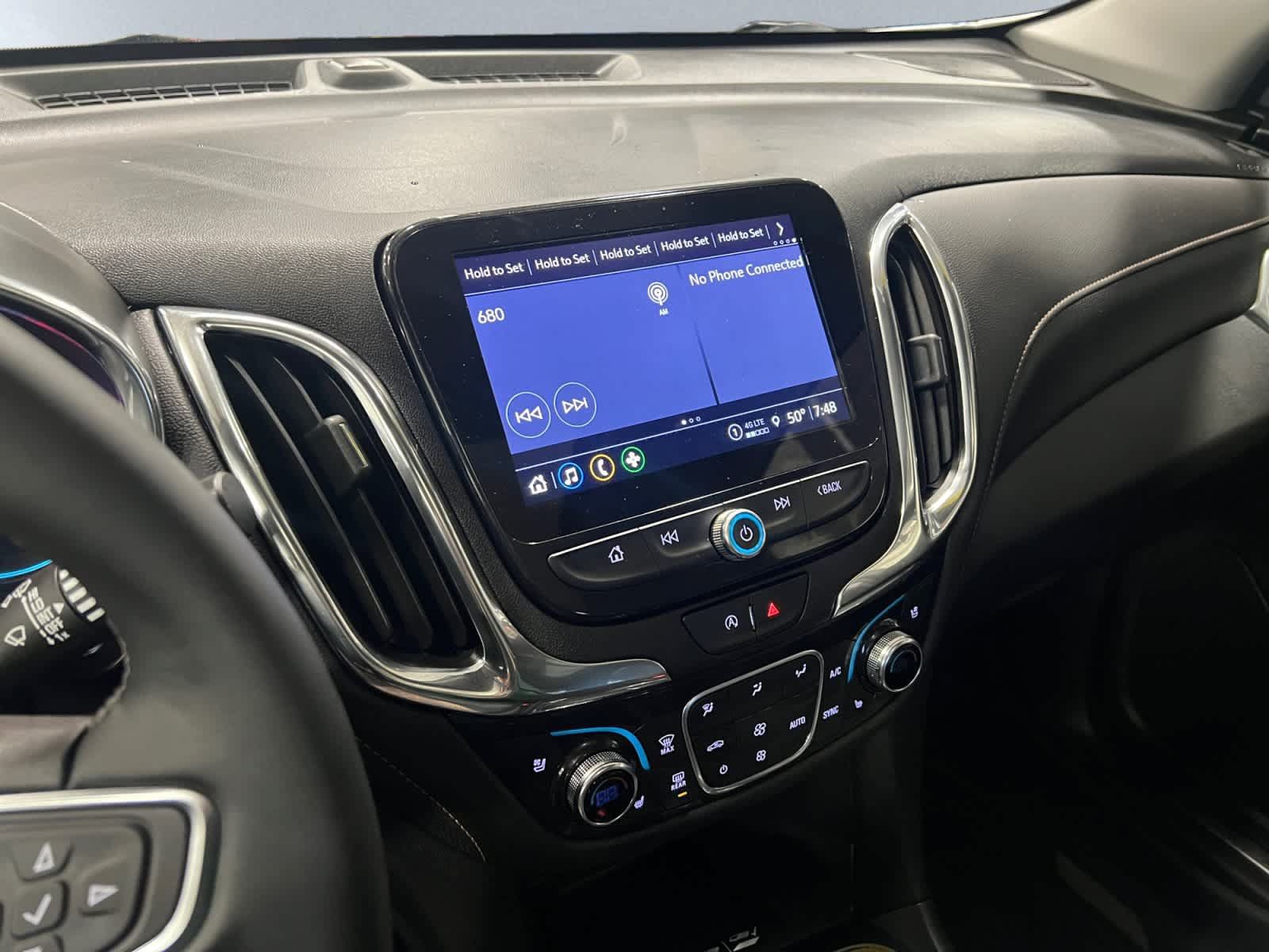 Used 2024 Chevrolet Equinox Premier AWD/4WD image 14