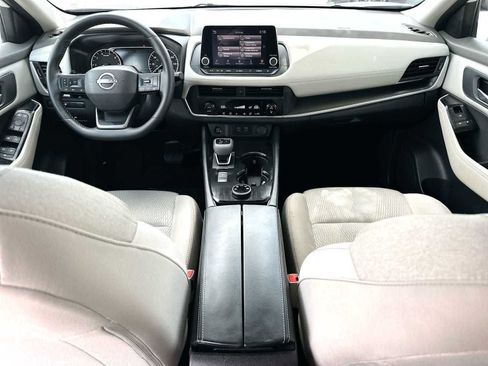 Used 2025 Nissan Rogue SV AWD/4WD image 25