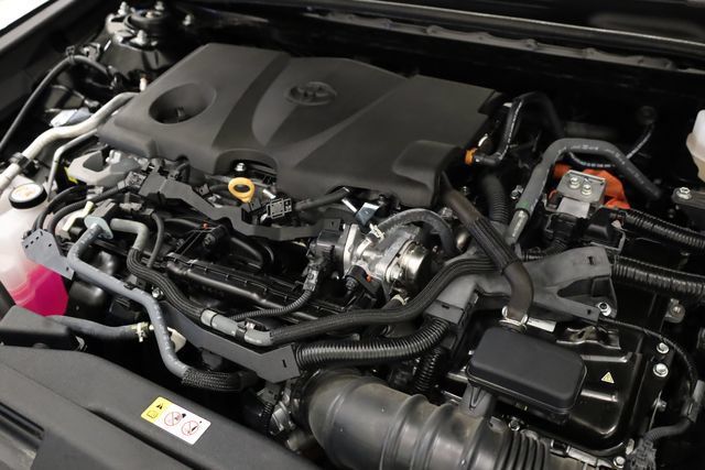Used 2025 Toyota Camry SE w/ Convenience Package FWD image 11