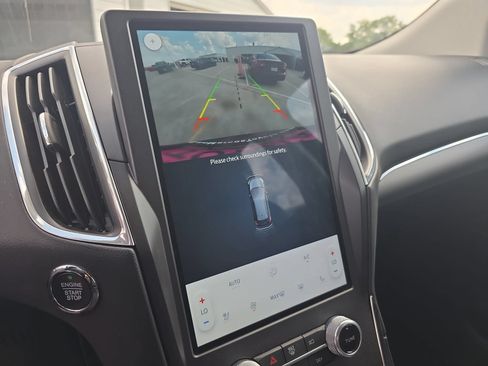 Used 2021 Ford Edge Titanium FWD image 20