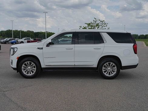 Used 2024 GMC Yukon SLT AWD/4WD image 10