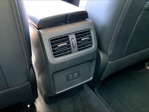 Used 2023 Nissan Rogue Platinum FWD image 10