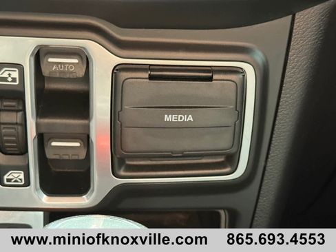 Used 2018 Jeep Wrangler Unlimited Rubicon w/ LED Lighting Group image 25