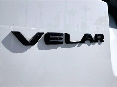 Used 2022 Land Rover Range Rover Velar R-Dynamic S image 8
