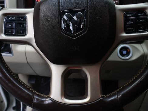 Used 2018 RAM 1500 Laramie Longhorn image 19