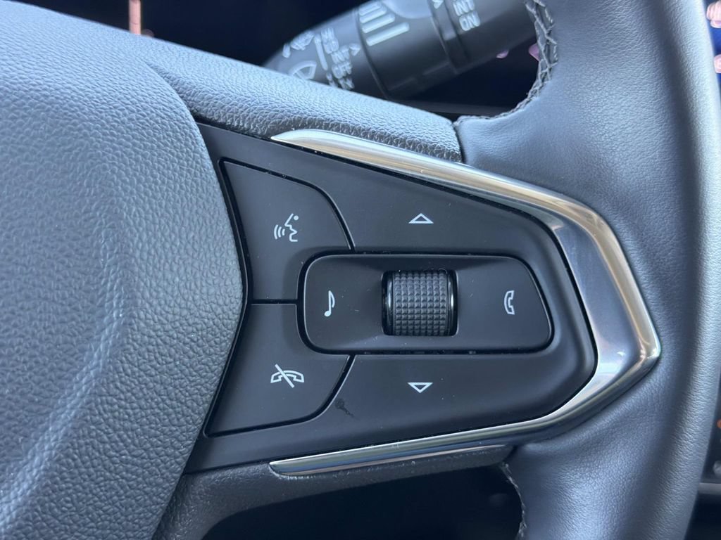 Used 2025 Chevrolet Trax ACTIV w/ Sunroof Package FWD image 20