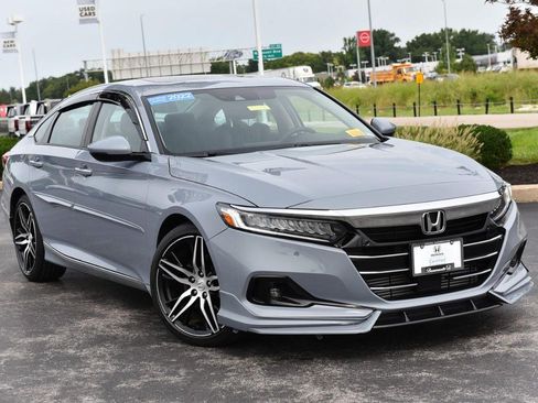 Certified 2022 Honda Accord Touring image 2
