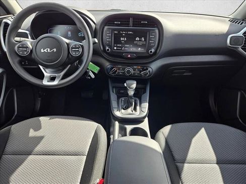 Used 2023 Kia Soul LX image 16