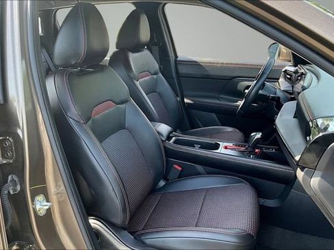 Used 2025 Nissan Kicks SR FWD image 27