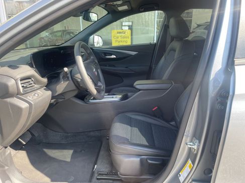 Used 2025 Buick Envista Preferred FWD image 25