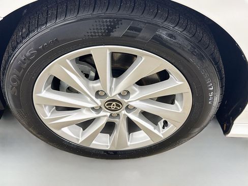 Used 2025 Toyota Camry SE FWD image 29